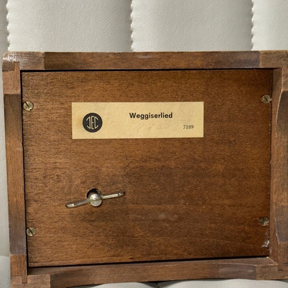 ANTIQUE Swiss M. Schwalb Black Forest Brienz Carved Music Trinket Jewelry Box EU - Picture 4 of 17